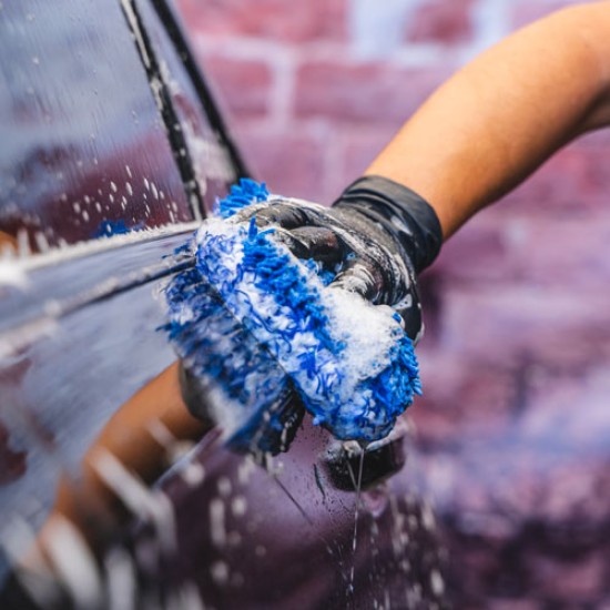 MANIAC LINE Black & Wrap Shampoo (500 ml)